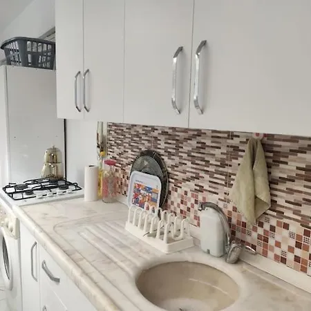 아파트 Romantik,huzurlu Sicacik ,ayri Mutfakli Studio Daire 이스탄불